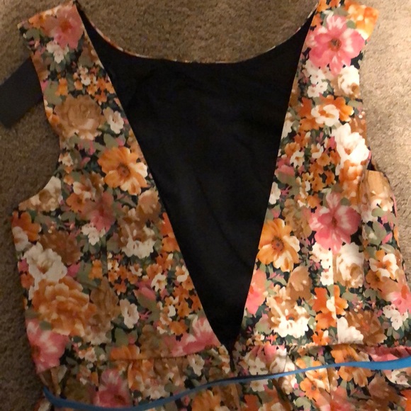 Beautiful long dress - Picture 6 of 6